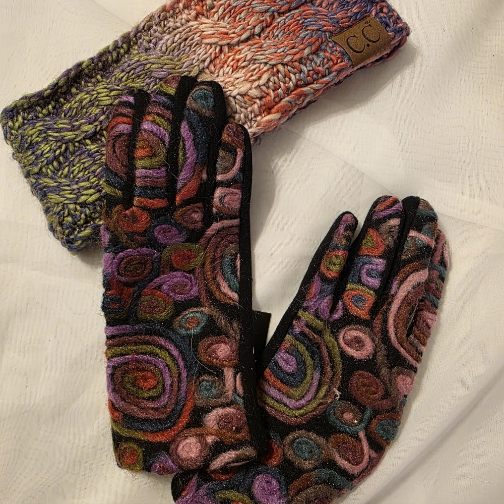 Embroidered Glovrs Set